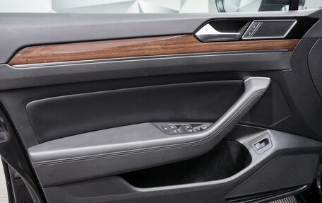 Volkswagen Passat B8 рестайлинг, 2018 год, 2 195 000 рублей, 17 фотография