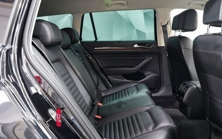 Volkswagen Passat B8 рестайлинг, 2018 год, 2 195 000 рублей, 13 фотография