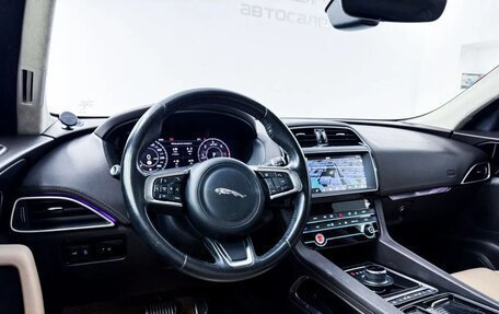 Jaguar F-Pace, 2019 год, 3 400 000 рублей, 29 фотография