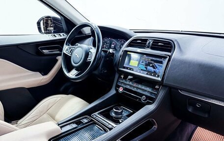 Jaguar F-Pace, 2019 год, 3 400 000 рублей, 31 фотография