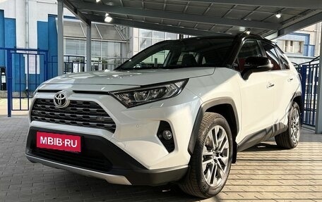 Toyota RAV4, 2019 год, 3 199 000 рублей, 1 фотография