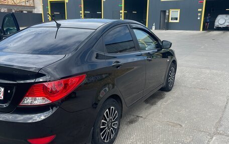 Hyundai Solaris II рестайлинг, 2011 год, 665 000 рублей, 6 фотография
