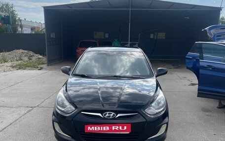 Hyundai Solaris II рестайлинг, 2011 год, 665 000 рублей, 2 фотография