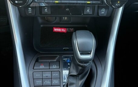 Toyota RAV4, 2025 год, 3 890 000 рублей, 18 фотография
