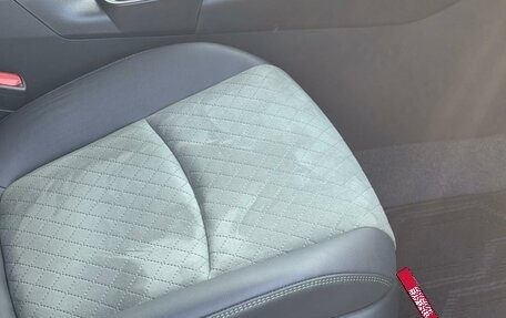 Toyota RAV4, 2025 год, 3 890 000 рублей, 21 фотография