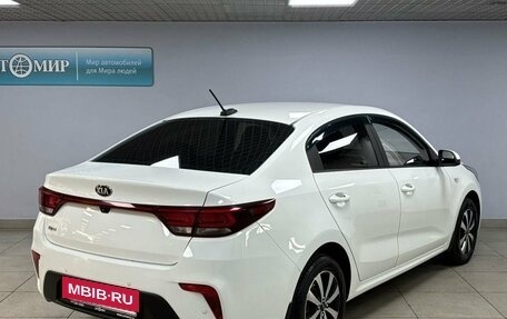 KIA Rio IV, 2018 год, 1 329 000 рублей, 5 фотография