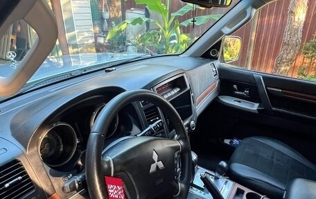 Mitsubishi Pajero IV, 2008 год, 1 600 000 рублей, 10 фотография