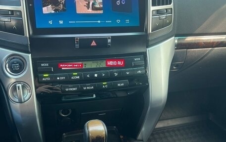 Toyota Land Cruiser 200, 2012 год, 4 500 000 рублей, 11 фотография