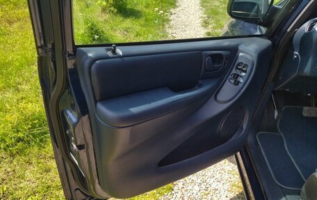 Dodge Caravan IV, 2002 год, 695 000 рублей, 17 фотография