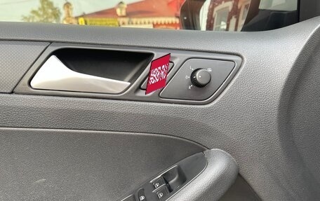 Volkswagen Jetta VI, 2013 год, 869 000 рублей, 13 фотография