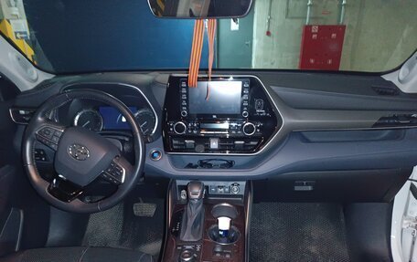 Toyota Highlander, 2020 год, 5 400 000 рублей, 7 фотография