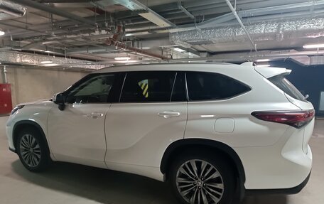 Toyota Highlander, 2020 год, 5 400 000 рублей, 5 фотография