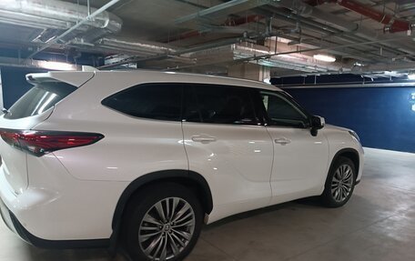 Toyota Highlander, 2020 год, 5 400 000 рублей, 6 фотография