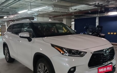 Toyota Highlander, 2020 год, 5 400 000 рублей, 4 фотография