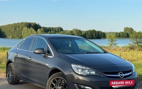 Opel Astra J, 2013 год, 870 000 рублей, 2 фотография