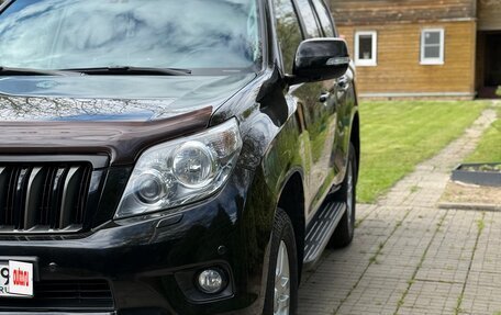 Toyota Land Cruiser Prado 150 рестайлинг 2, 2011 год, 3 550 000 рублей, 4 фотография