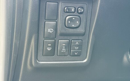 Toyota Land Cruiser Prado 150 рестайлинг 2, 2011 год, 3 550 000 рублей, 27 фотография