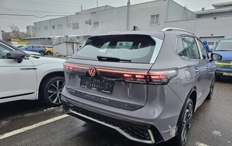 Volkswagen Tiguan, 2024 год, 5 040 000 рублей, 9 фотография