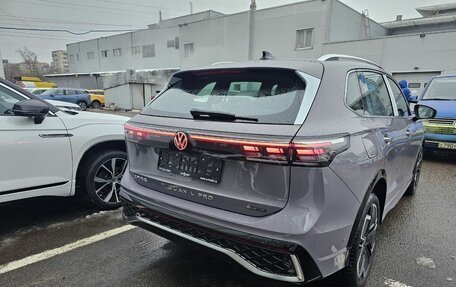Volkswagen Tiguan, 2024 год, 5 040 000 рублей, 9 фотография