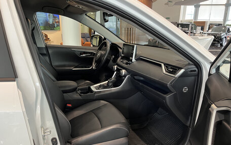 Toyota RAV4, 2021 год, 3 719 000 рублей, 13 фотография