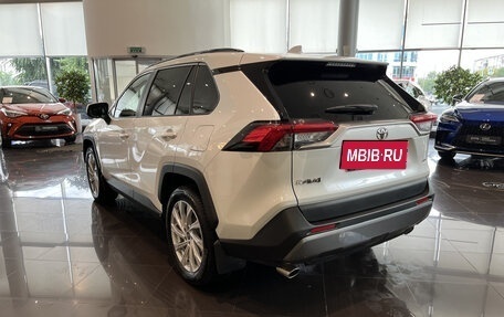 Toyota RAV4, 2021 год, 3 719 000 рублей, 8 фотография
