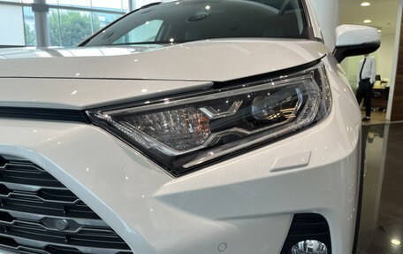 Toyota RAV4, 2021 год, 3 719 000 рублей, 21 фотография