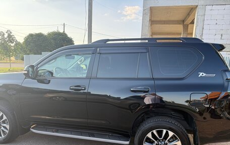 Toyota Land Cruiser Prado 150 рестайлинг 2, 2021 год, 7 750 000 рублей, 9 фотография