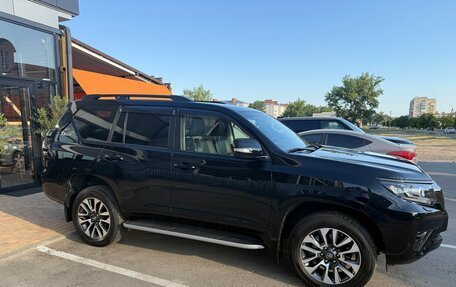 Toyota Land Cruiser Prado 150 рестайлинг 2, 2021 год, 7 750 000 рублей, 3 фотография