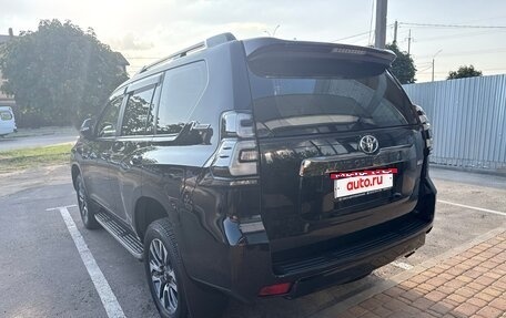 Toyota Land Cruiser Prado 150 рестайлинг 2, 2021 год, 7 750 000 рублей, 7 фотография