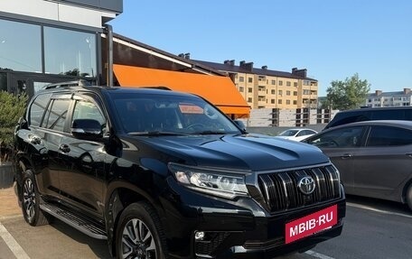 Toyota Land Cruiser Prado 150 рестайлинг 2, 2021 год, 7 750 000 рублей, 2 фотография