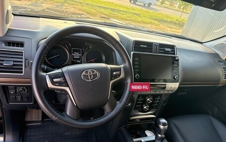 Toyota Land Cruiser Prado 150 рестайлинг 2, 2021 год, 7 750 000 рублей, 13 фотография