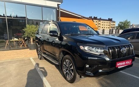 Toyota Land Cruiser Prado 150 рестайлинг 2, 2021 год, 7 750 000 рублей, 10 фотография