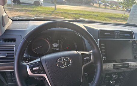 Toyota Land Cruiser Prado 150 рестайлинг 2, 2021 год, 7 750 000 рублей, 14 фотография