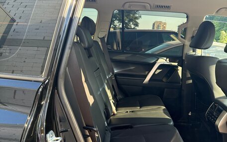 Toyota Land Cruiser Prado 150 рестайлинг 2, 2021 год, 7 750 000 рублей, 16 фотография