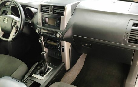 Toyota Land Cruiser Prado 150 рестайлинг 2, 2012 год, 2 600 000 рублей, 14 фотография