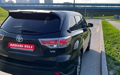 Toyota Highlander III, 2015 год, 3 390 000 рублей, 4 фотография