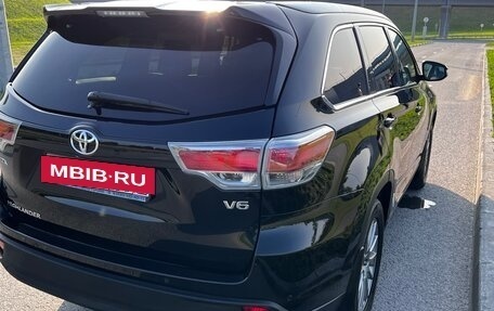 Toyota Highlander III, 2015 год, 3 390 000 рублей, 10 фотография
