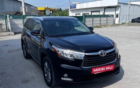 Toyota Highlander III, 2015 год, 3 390 000 рублей, 15 фотография