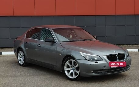 BMW 5 серия, 2004 год, 750 000 рублей, 2 фотография