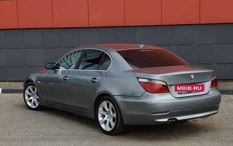 BMW 5 серия, 2004 год, 750 000 рублей, 3 фотография