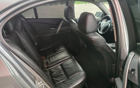 BMW 5 серия, 2004 год, 750 000 рублей, 10 фотография
