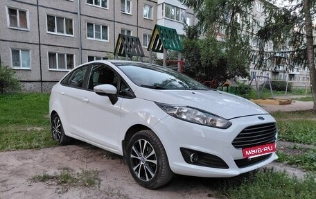 Ford Fiesta, 2015 год, 1 000 000 рублей, 2 фотография