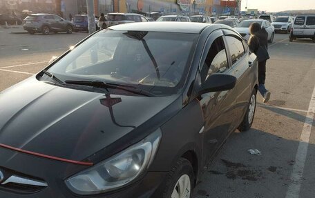 Hyundai Solaris II рестайлинг, 2013 год, 650 000 рублей, 17 фотография
