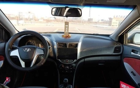 Hyundai Solaris II рестайлинг, 2013 год, 650 000 рублей, 11 фотография