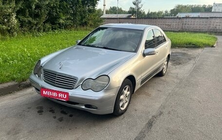 Mercedes-Benz C-Класс, 2002 год, 450 000 рублей, 3 фотография