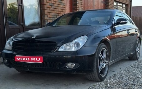 Mercedes-Benz CLS, 2005 год, 890 000 рублей, 2 фотография