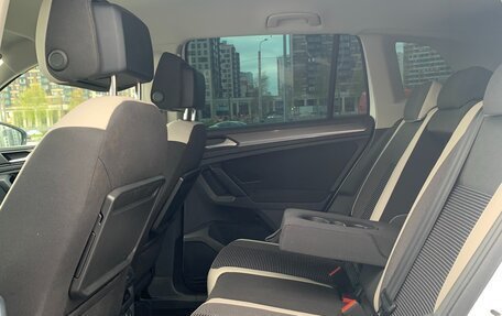 Volkswagen Tiguan II, 2020 год, 2 490 000 рублей, 8 фотография