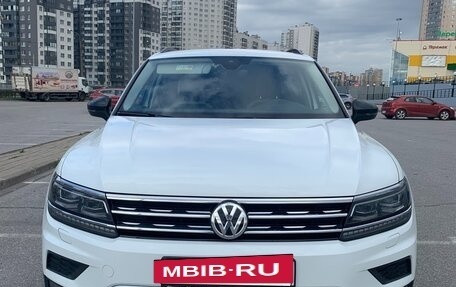 Volkswagen Tiguan II, 2020 год, 2 490 000 рублей, 4 фотография