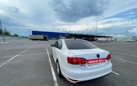 Volkswagen Jetta VI, 2013 год, 870 000 рублей, 3 фотография