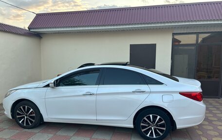 Hyundai Sonata VI, 2011 год, 1 150 000 рублей, 2 фотография